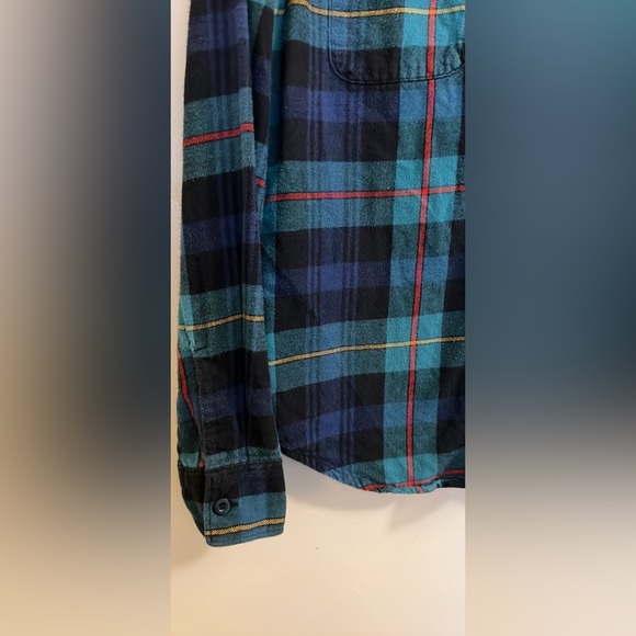 American Eagle Classic Fit Flannel 🍂 - Picture 3 of 5